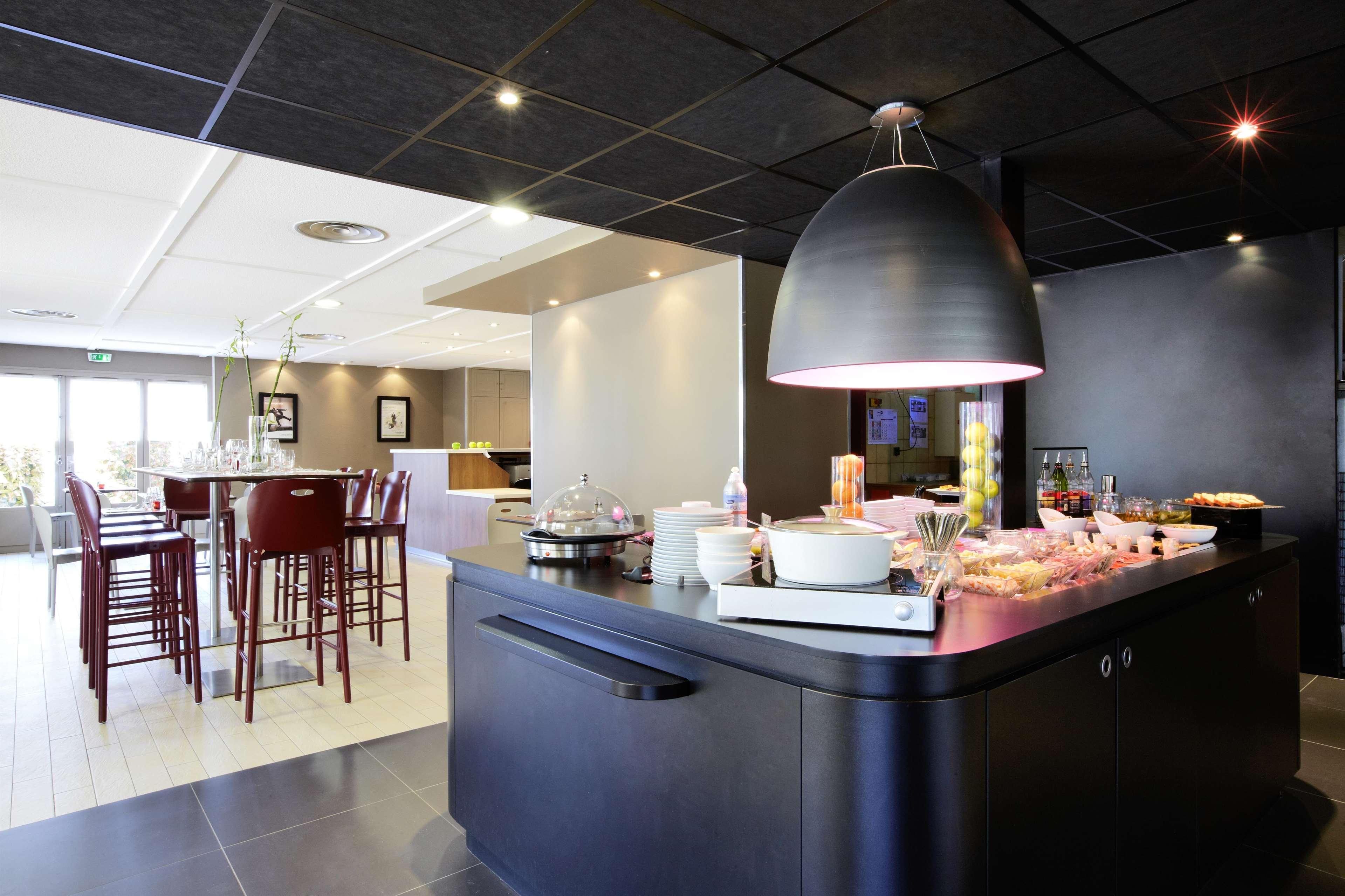 Campanile Beziers A9/A75 Hotel Exterior foto