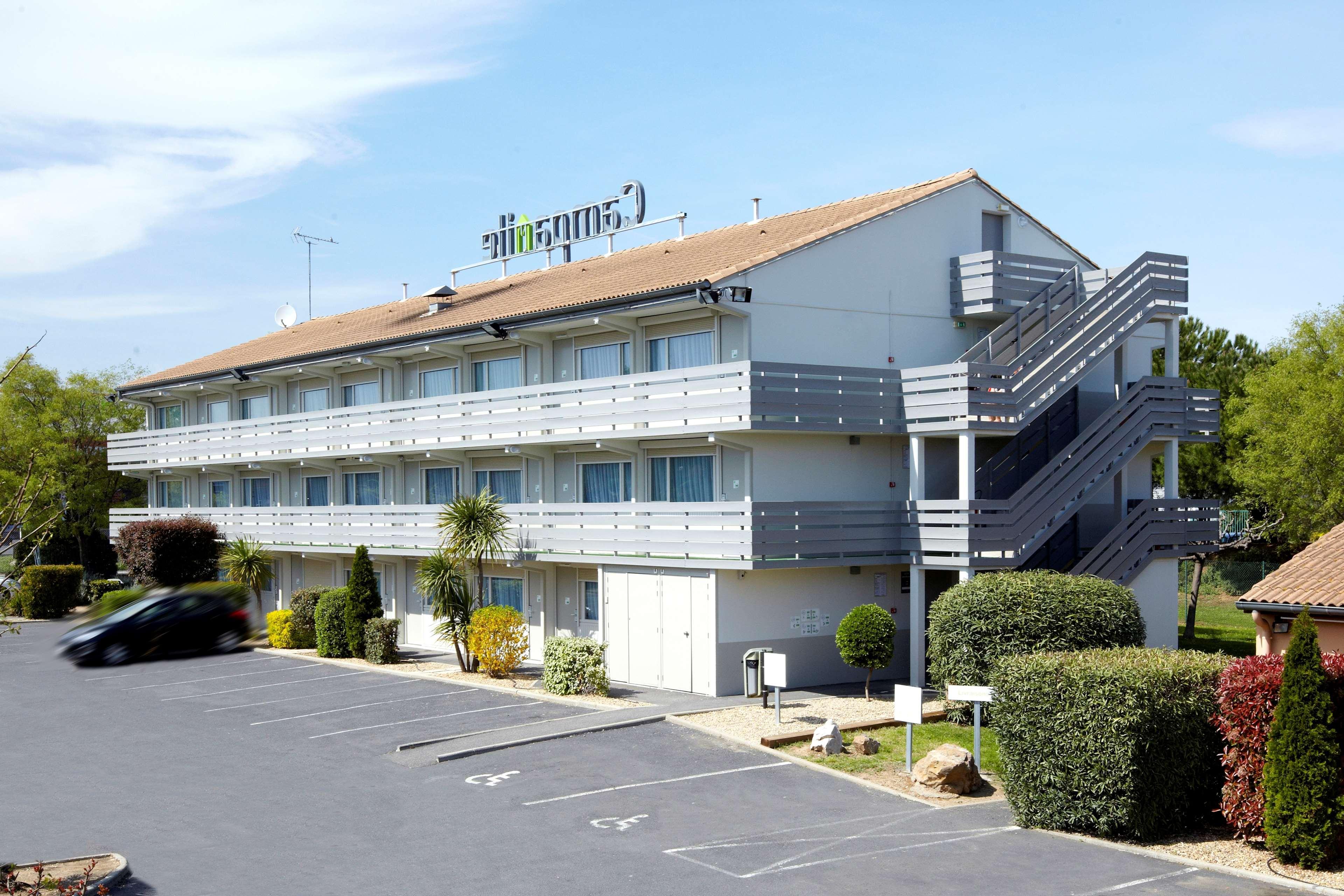 Campanile Beziers A9/A75 Hotel Exterior foto